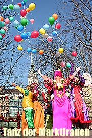 Alljährlicher Höhepunkt ist der Tag der Marktfrauen auf dem Viktualienmarkt am Faschingsdienstag, 28.02.2006, der nun schon zum 19. Mal aufgeführt wird (Foto: Martin Schmitz)